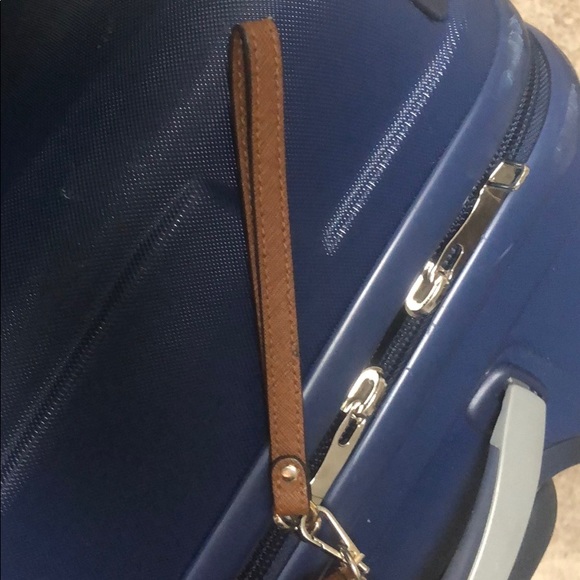 Michael kors wristlet - Picture 3 of 7